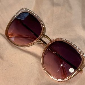 GUESS SUNGLASSES